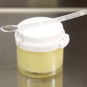 Pot de 10 g de gelée royale, idéal pour commencer une cure.
